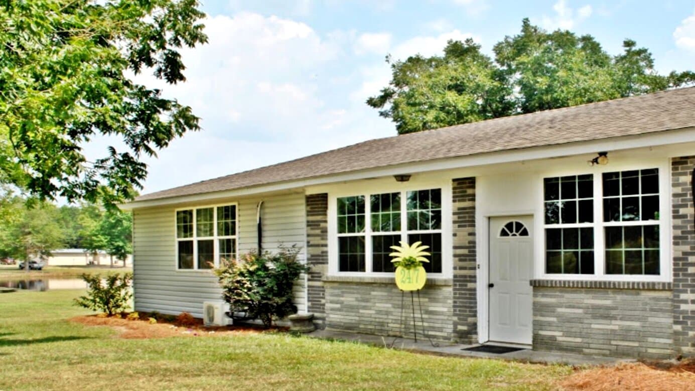 24/7 House - Image 1