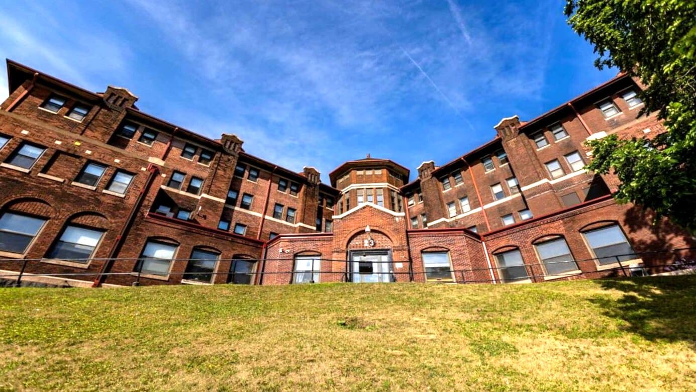 Duluth Bethel Outpatient Center - Image 1