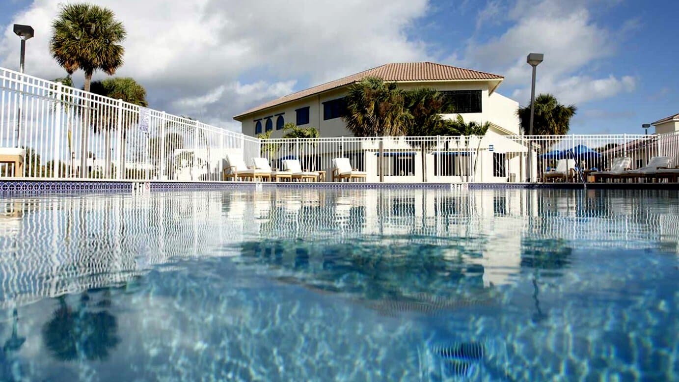 Beach House Rehab Center - Image 1