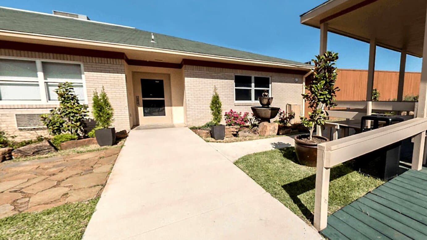 Hickory Trail Hospital - Image 1
