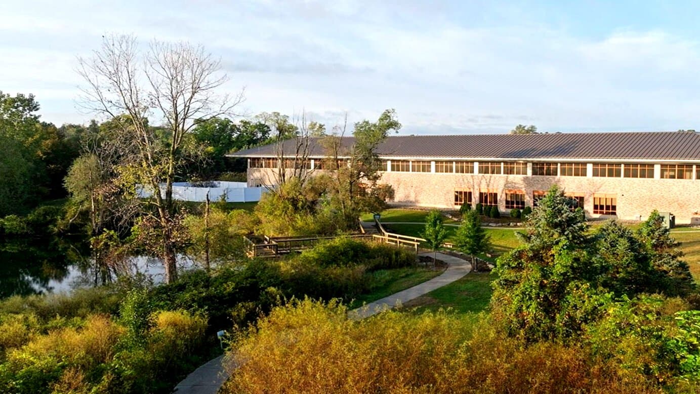 Pasadena Villa Great Lakes - Image 1