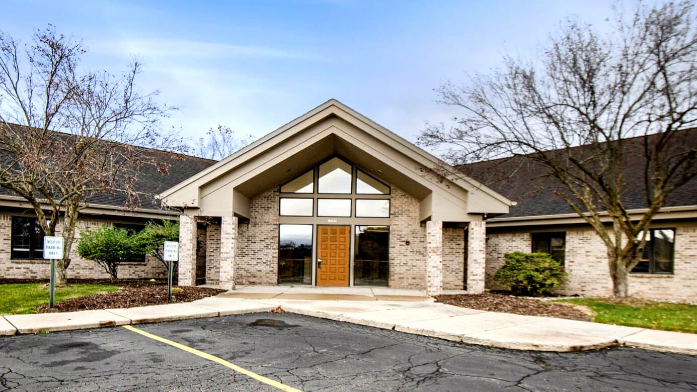 Pasadena Villa Outpatient Lansing - Image 1