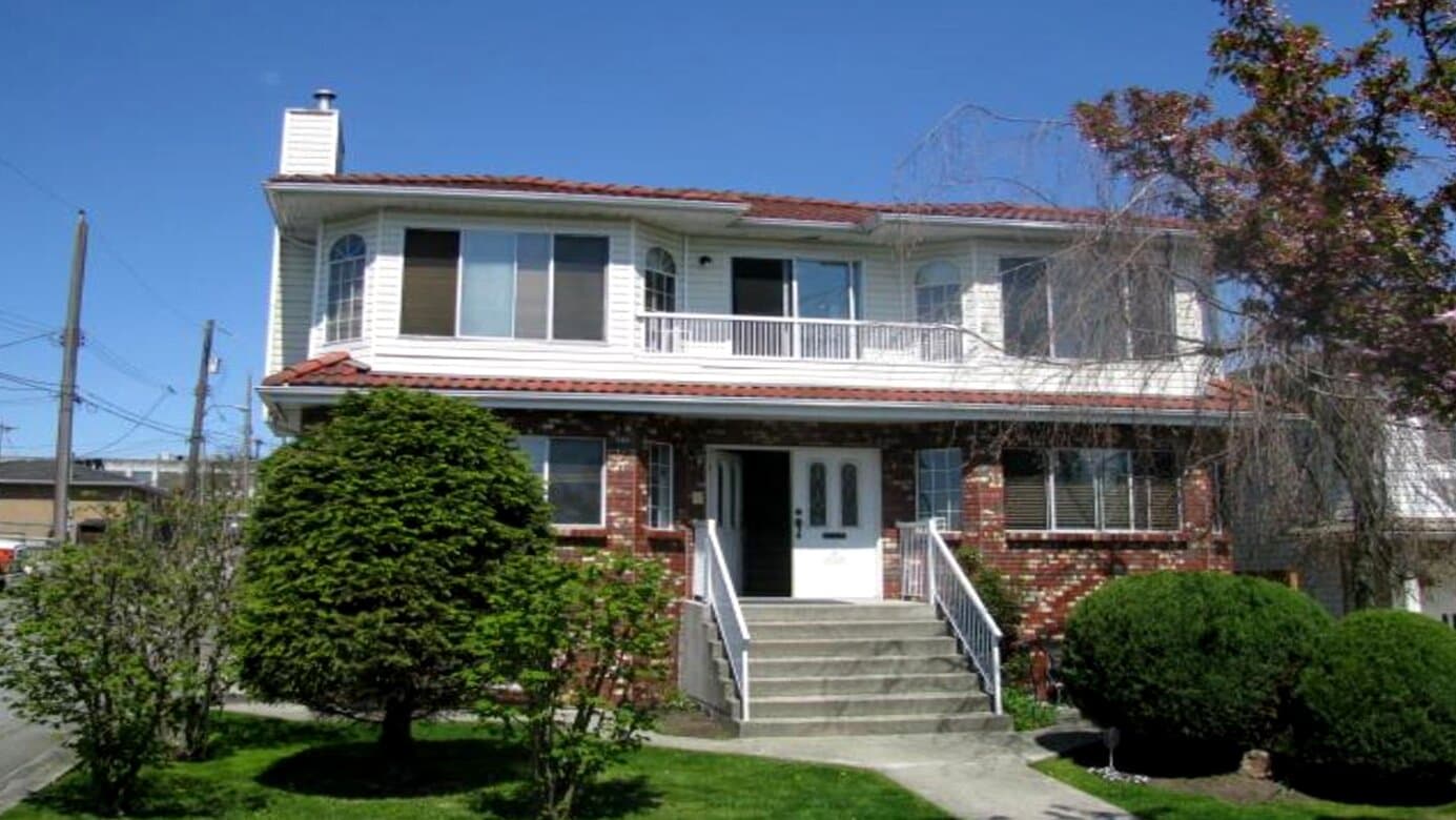 Peak House - Image 1