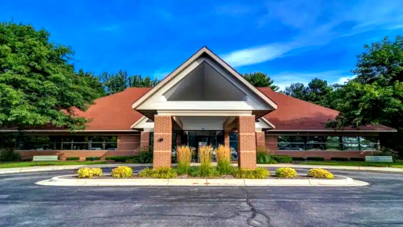 Pine Rest North Shore Clinic - Image 1