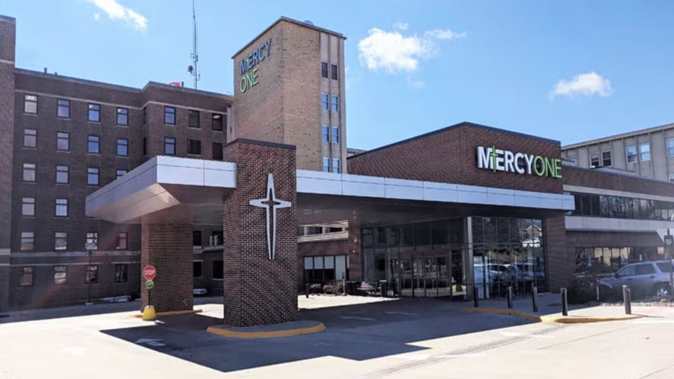 MercyOne Dubuque - Image 1